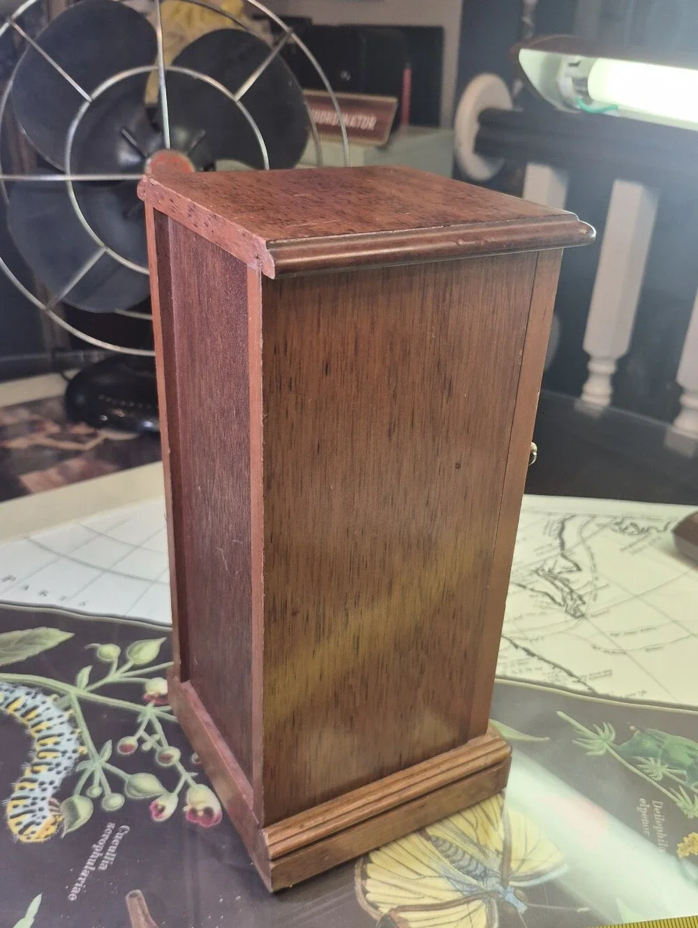 Wooden Floral Accent Case in Brown VINTAGE